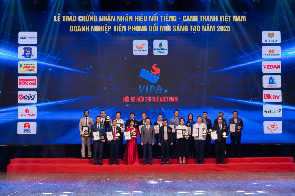 Các doanh nghiệp được trao chứng nhận “Nhãn hiệu nổi tiếng Việt Nam” tại lễ vinh danh năm 2025