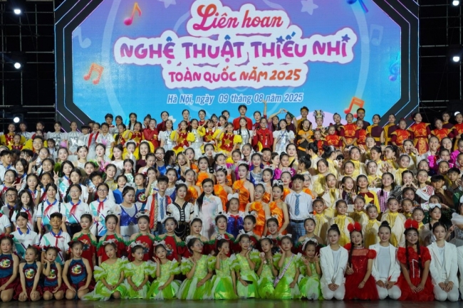 Tiếng hát thiếu nhi hòa nhịp vào bản giao hưởng tình yêu Tổ quốc