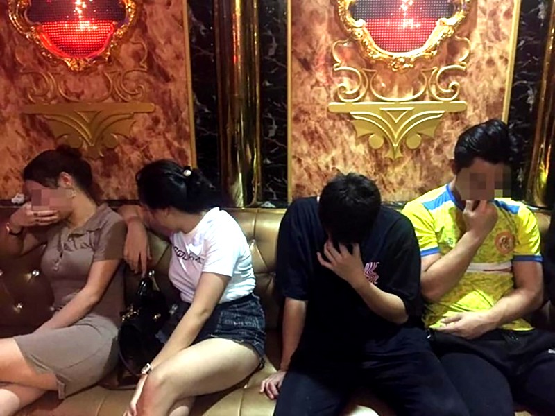 Các đối tượng tổ chức sử dụng ma túy tại quán karaoke Hoàng Kim