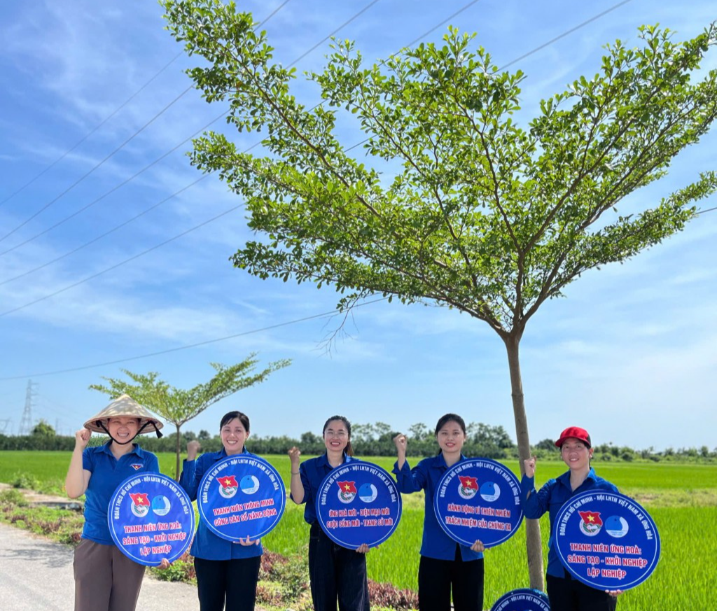 Công nghệ và sắc xanh hòa nhịp trên con đường làng