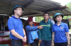 Về vùng lũ Sơn La trao yêu thương, sẻ chia khó khăn