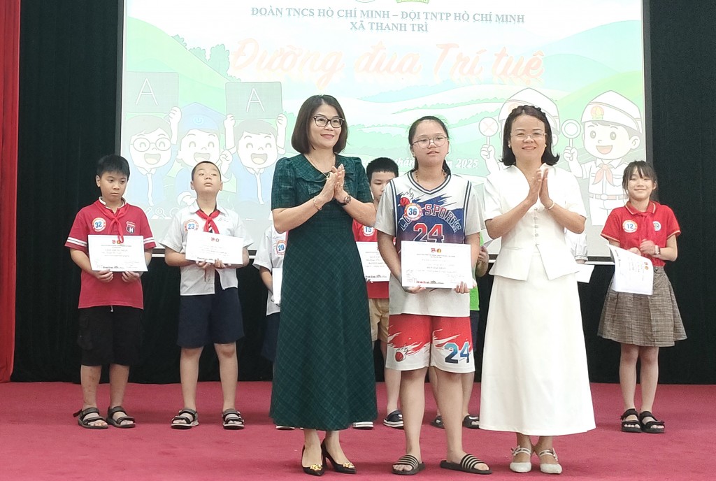 giải Nhất bảng Tiểu học