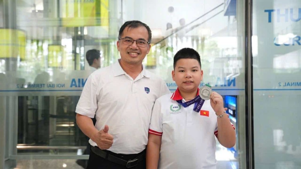 “Em út” Ngọ Gia Huy: Ghi dấu ấn tại Đấu trường Toán học Châu Á AIMO 2025