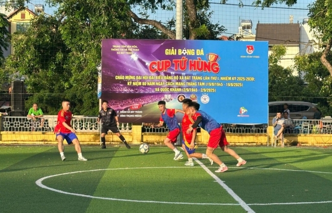 Sôi nổi Giải bóng đá Cúp Tứ Hùng chào mừng Đại hội Đảng bộ xã Bát Tràng