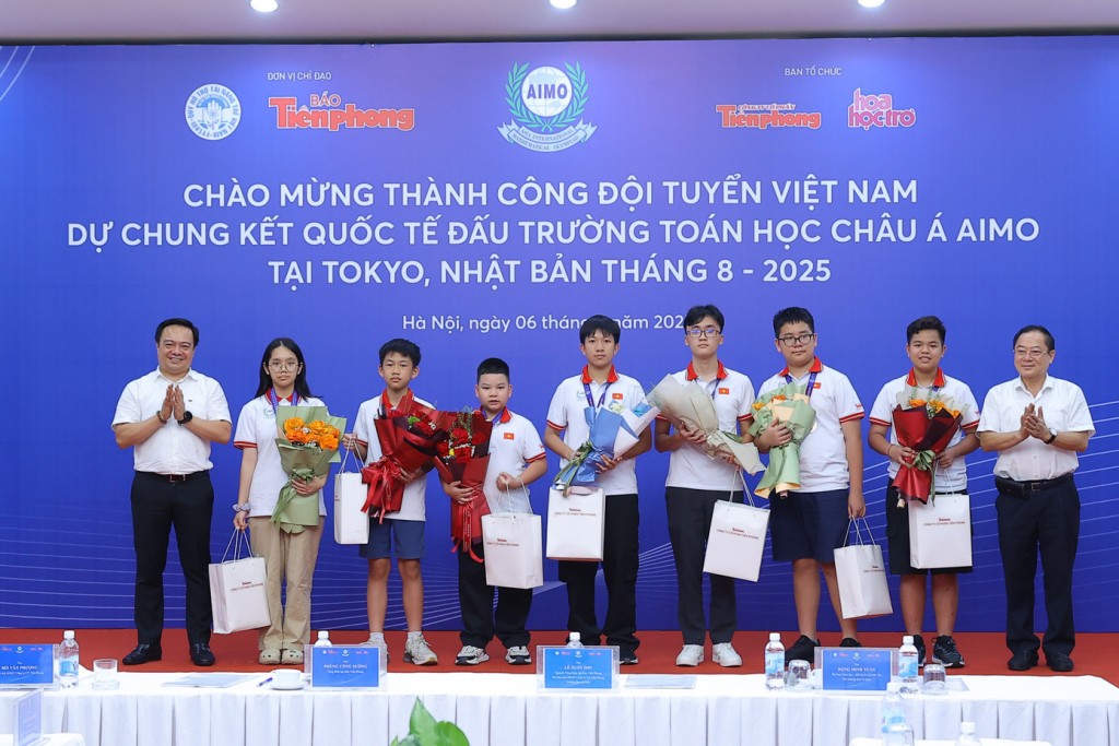 “Em út” Ngọ Gia Huy: Ghi dấu ấn tại Đấu trường Toán học Châu Á AIMO 2025