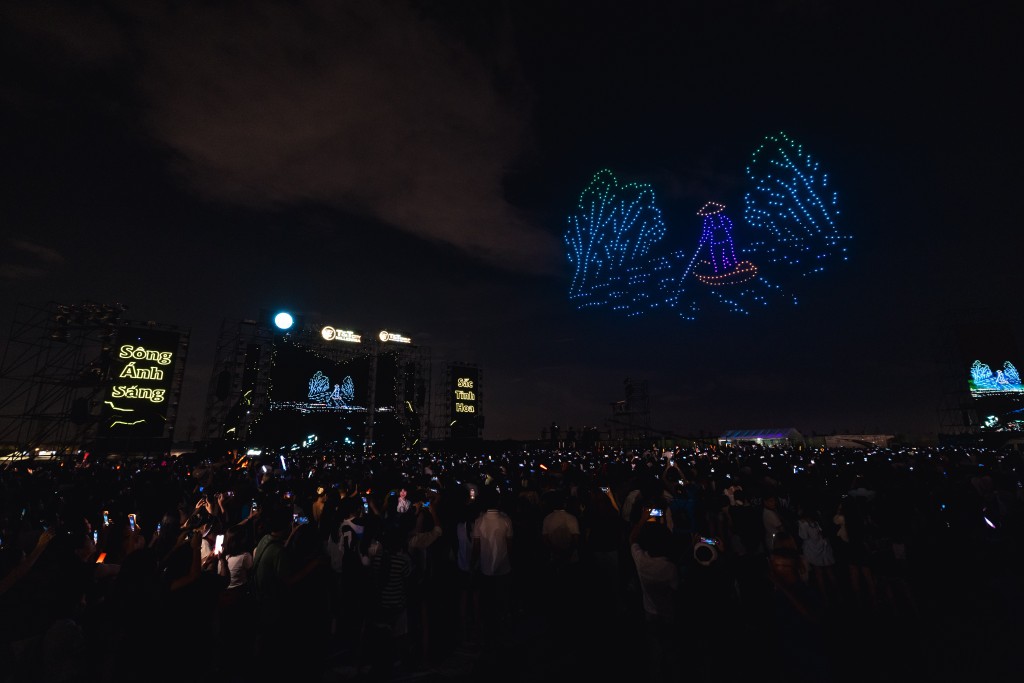 1.000 drone “họa hình” di sản Nam Bộ trên bầu trời TP Thiên niên kỷ Tây Ninh