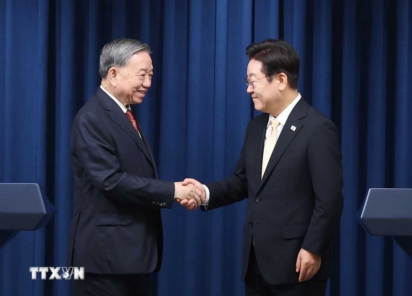 Tổng Bí thư Tô Lâm và Tổng thống Hàn Quốc Lee Jae Myung tại buổi gặp gỡ báo chí. (Ảnh: Thống Nhất/TTXVN)