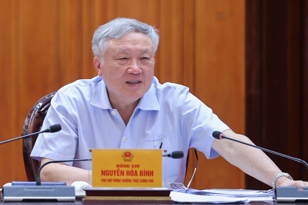 Phó Thủ tướng Thường trực Nguyễn Hòa Bình phát biểu tại cuộc họp - Ảnh: VGP/Nhật Bắc