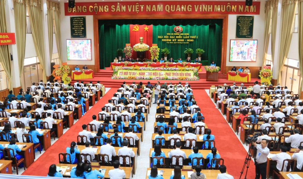 Quang cảnh đại hội