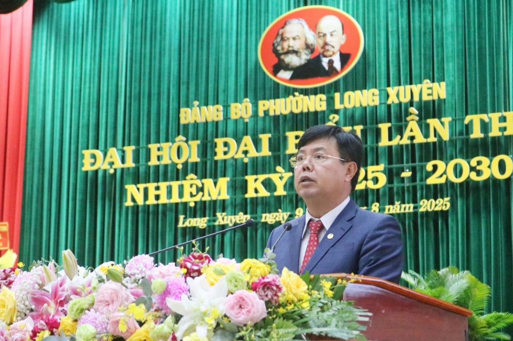 Ủy viên Trung ương Đảng, Bí thư Tỉnh ủy An Giang Nguyễn Tiến Hải phát biểu chỉ đạo Đại hội