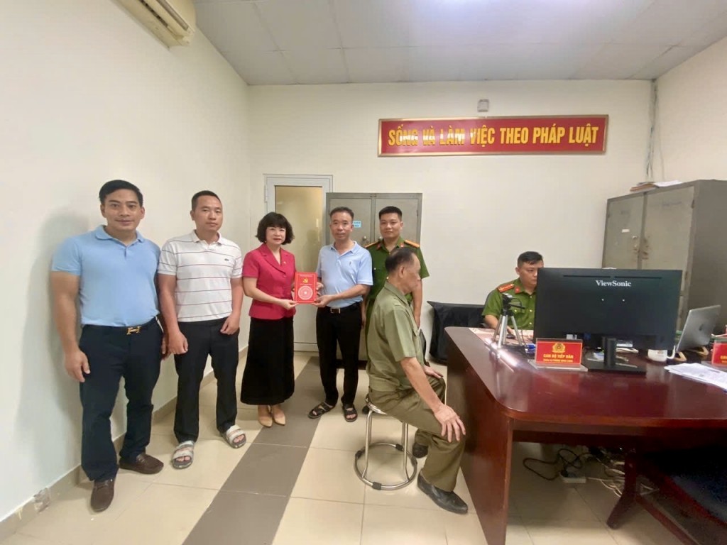 Tăng cường sử dụng dịch vụ công trực tuyến trong công tác Đảng