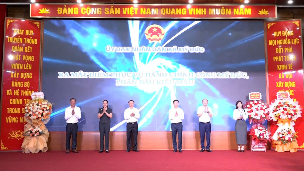 Hướng tới một chính quyền gần dân, phục vụ tận tâm