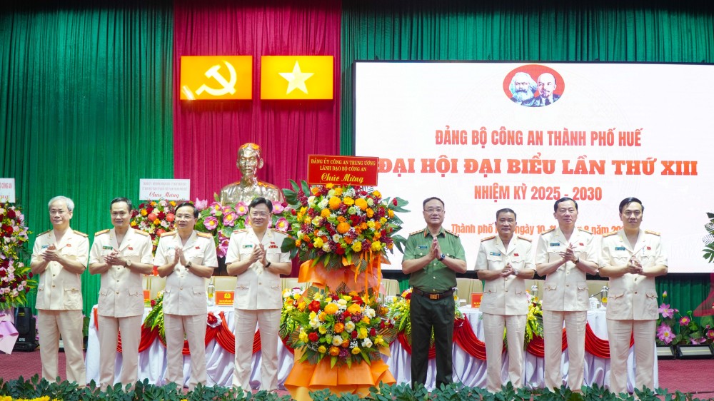 TP Huế: Xây dựng lực lượng Công an trong sạch, vững mạnh