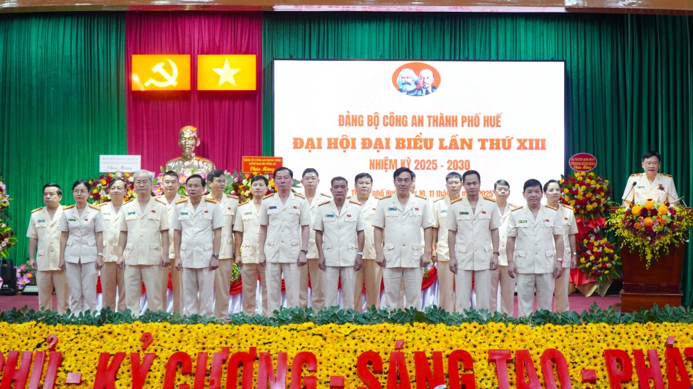 Ra mắt Ban Chấp hành Đảng bộ Công an TP Huế khóa XIII, nhiệm kỳ 2025-2030