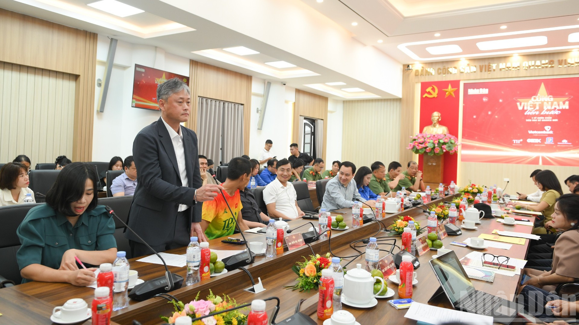 Cùng Việt Nam tiến bước kết nối triệu trái tim, dựng xây kỷ nguyên mới