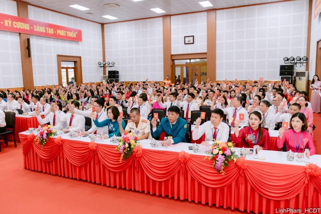 Toàn cảnh Đại hội đại biểu Đảng bộ phường Long Biên