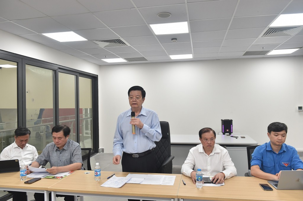 Phó Thủ tướng Mai Văn Chính chủ trì họp với các bộ, ngành, đơn vị liên quan về các vấn đề liên quan đến Triển lãm thành tựu 80 năm Quốc khánh - Ảnh: VGP/Giang Thanh