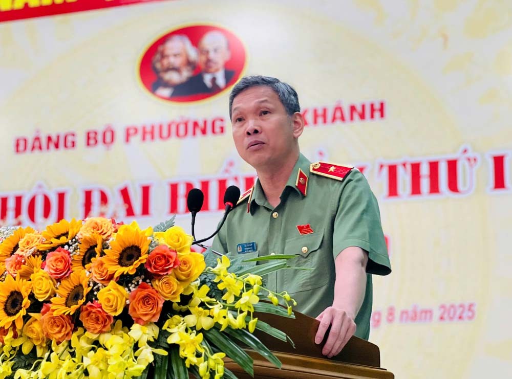 Thiếu tướng Tạ Văn Đẹp, Ủy viên Ban Thường vụ Thành ủy, định hướng công tác tại Đại hội.