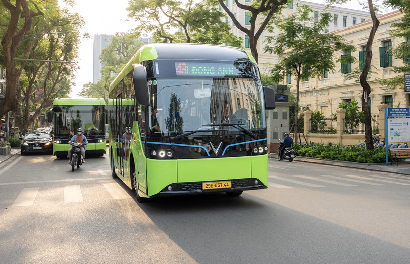 Hà Nội tăng cường 20 tuyến buýt phục vụ Triển lãm thành tựu kinh tế - xã hội