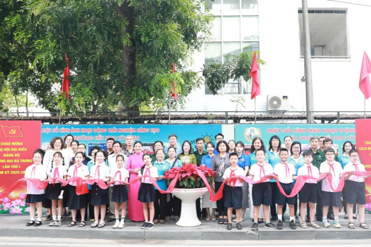 Tuyến phố nở hoa, môi trường thêm sạch đẹp