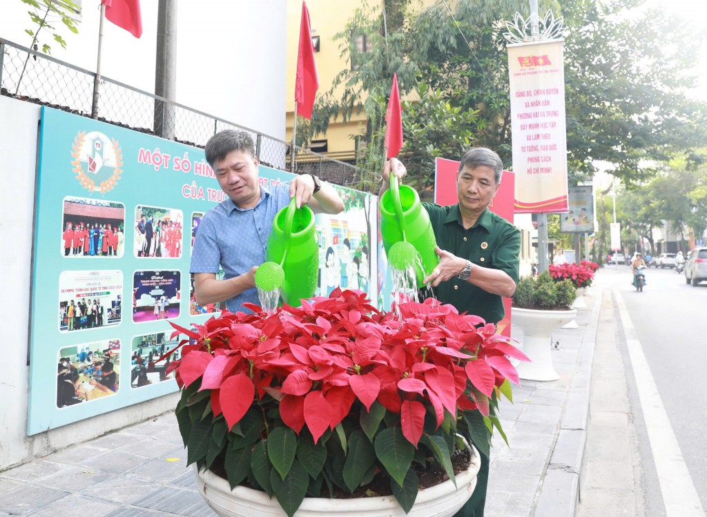 Tuyến phố nở hoa, môi trường thêm sạch đẹp