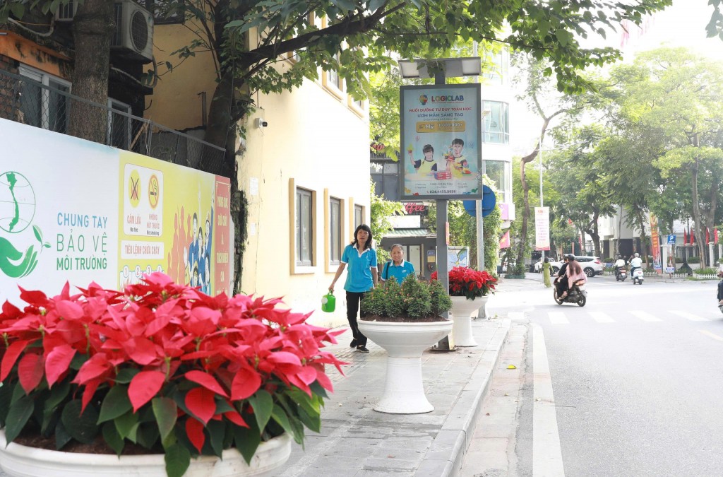Tuyến phố nở hoa, môi trường thêm sạch đẹp