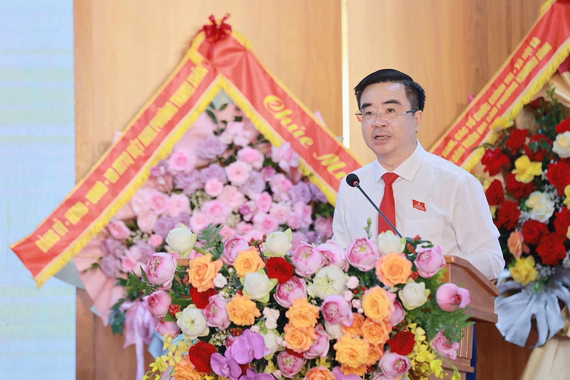 Bí thư Đảng ủy, Chủ tịch HĐND phường Khương Đình Võ Đăng Dũng