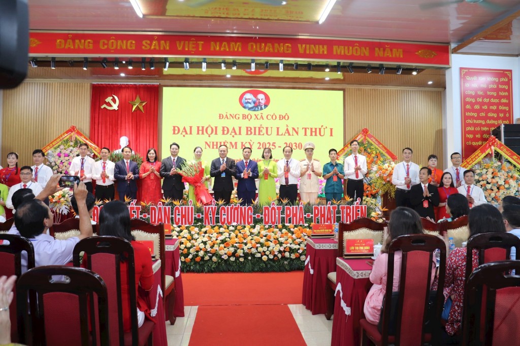 Phát huy truyền thống đoàn kết, sáng tạo, phát triển