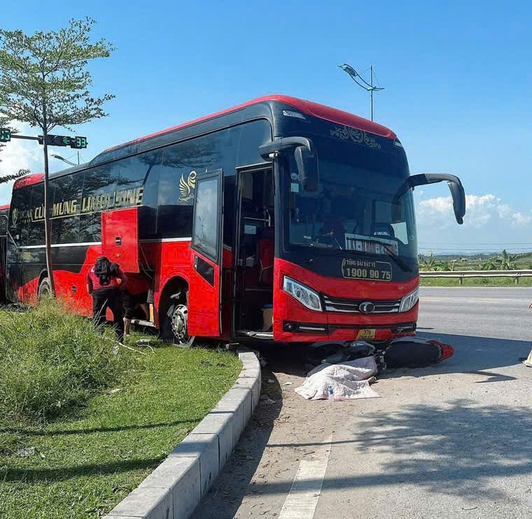 Hình ảnh hiện trường vụ tai nạn giao thông.