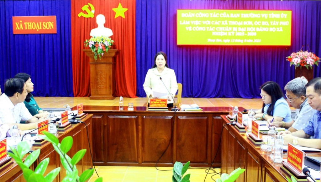 Phó Chủ tịch Thường trực HĐND tỉnh An Giang Lê Hồng Thắm phát biểu kết luận buổi làm việc (ảnh: Phương Lan)