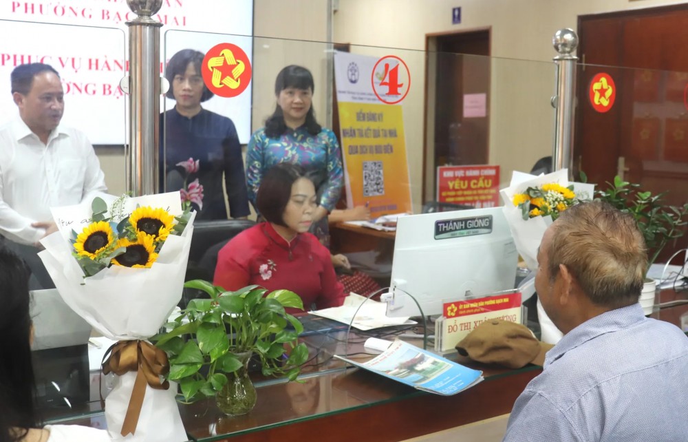 Phường Bạch Mai tăng tốc vận hành hiệu quả mô hình chính quyền mới