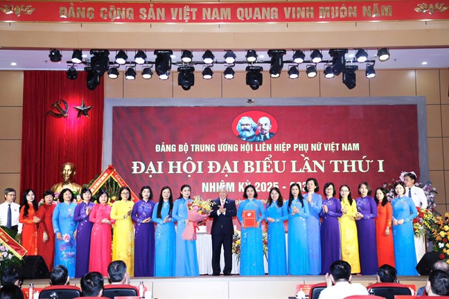 Đảng bộ Trung ương Hội LHPN Việt Nam: Dấu mốc mới với quyết tâm “Đoàn kết - Dân chủ - Kỷ cương - Đổi mới - Phát triển”