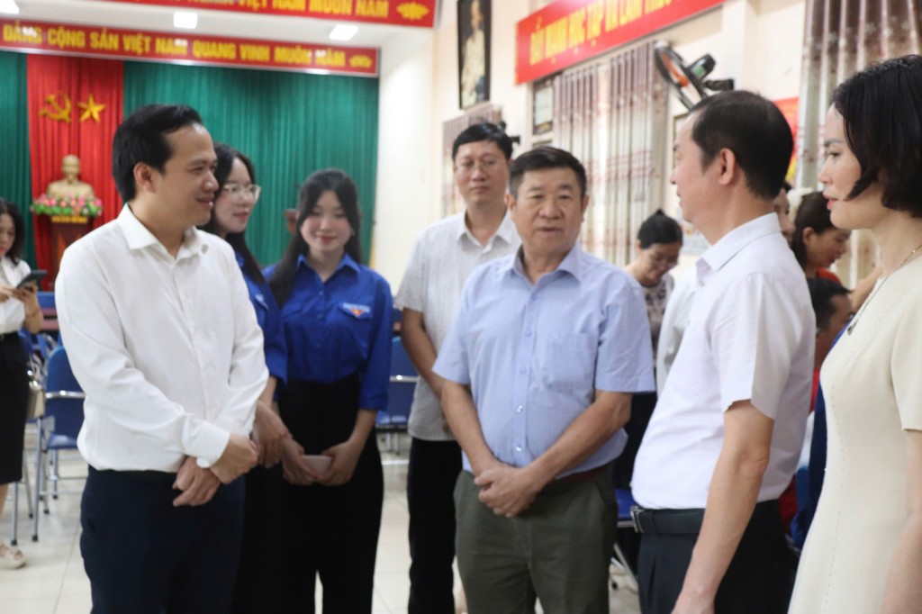 Phường Đông Ngạc khởi đầu hành trình đưa chuyển đổi số tới từng hộ dân