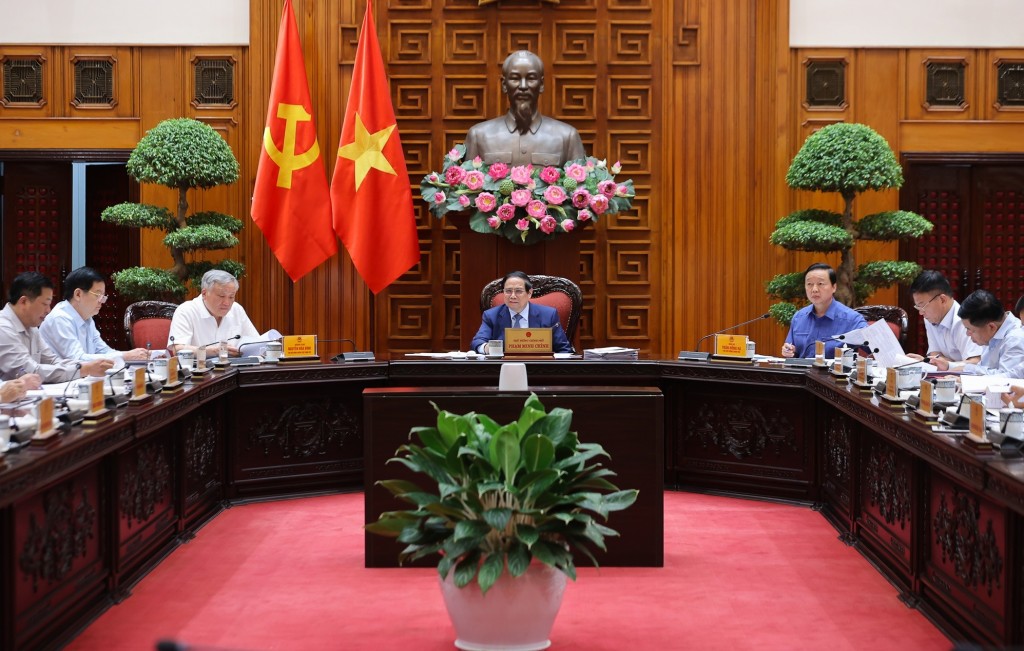 Thủ tướng Phạm Minh Chính chủ trì cuộc họp của Thường trực Chính phủ về công tác chuẩn bị tổ chức lễ khánh thành, khởi công các dự án, công trình chào mừng kỷ niệm 80 năm Quốc khánh - Ảnh: VGP/Nhật Bắc