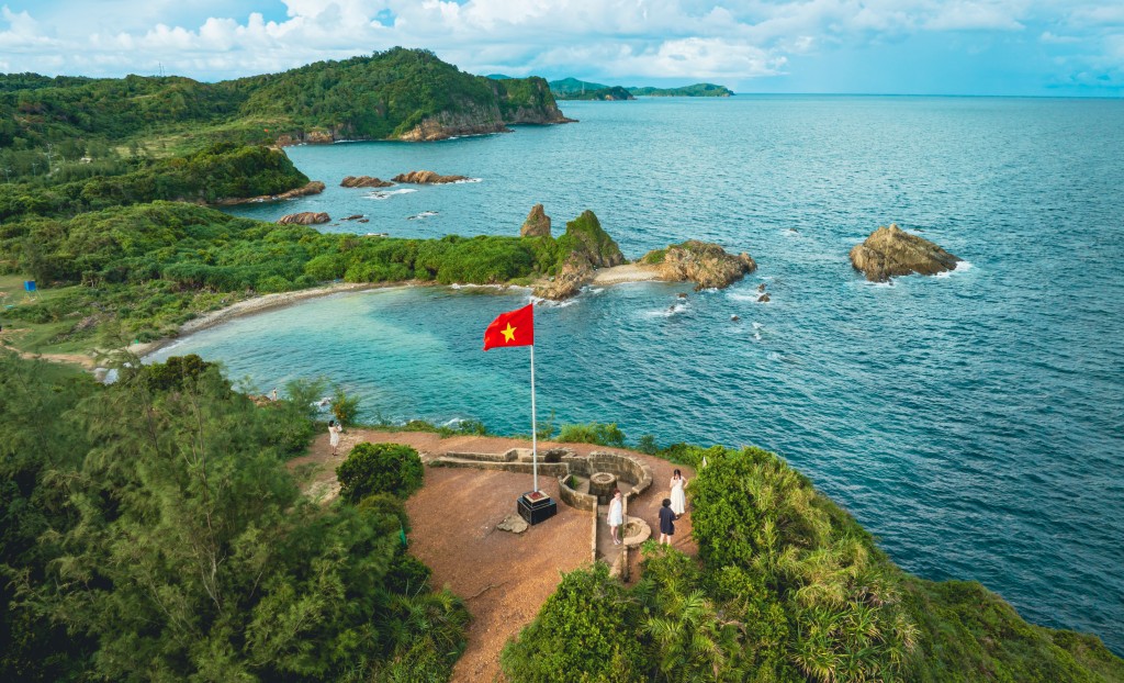 Thì thầm mùa Thu - Cô Tô chờ bạn kể chuyện