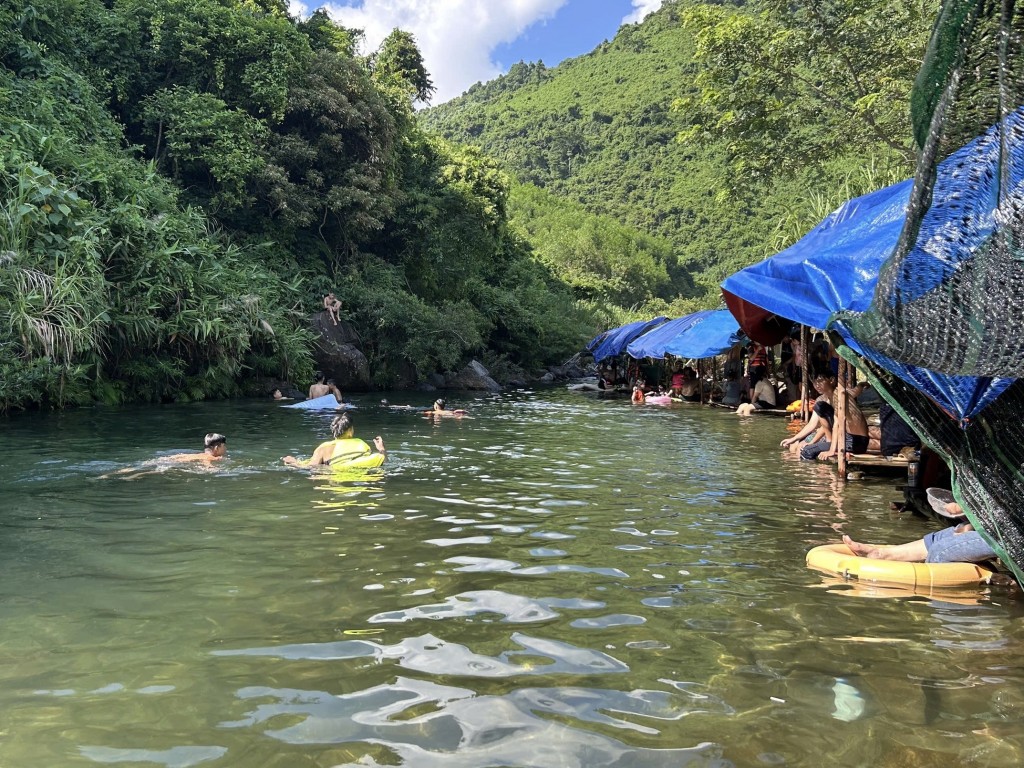 Cảnh báo nguy cơ đuối nước tại các điểm du lịch tự phát