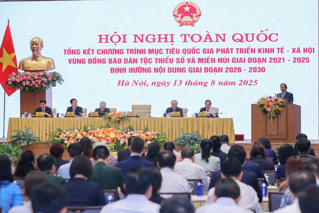 Thủ tướng Chính phủ Phạm Minh Chính chủ trì Hội nghị toàn quốc tổng kết Chương trình mục tiêu quốc gia phát triển kinh tế - xã hội vùng đồng bào dân tộc thiểu số và miền núi giai đoạn 2021-2025 và định hướng nội dung giai đoạn 2026-2030 - Ảnh: VGP/Nhật Bắc