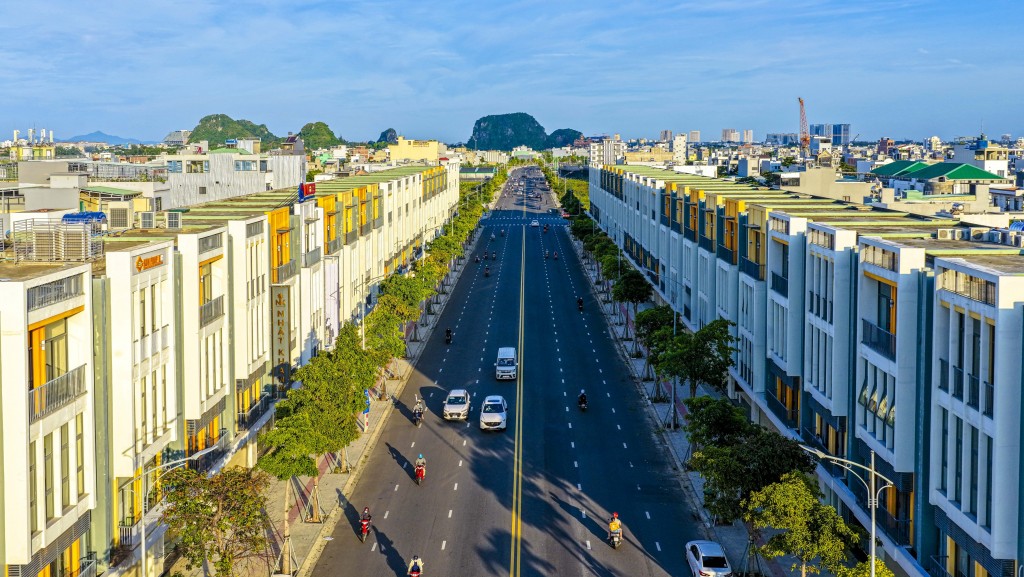 Nhà đầu tư Hà Nội, TP HCM đổ xô “săn” quỹ đất vàng ven sông tại Đà Nẵng
