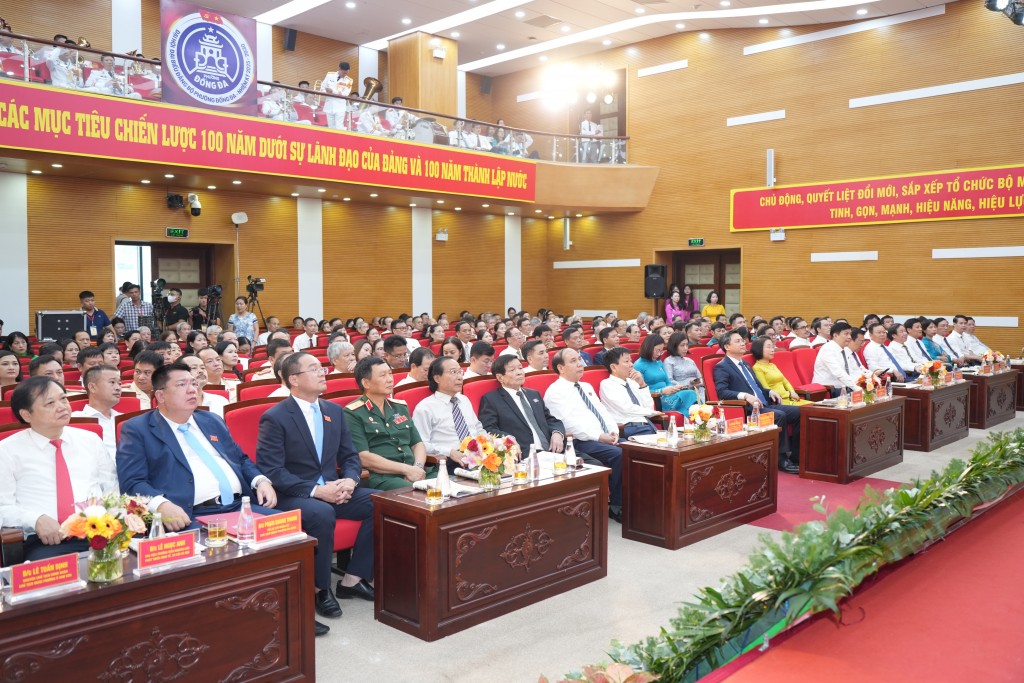 Toàn cảnh phiên chính thức đại hội