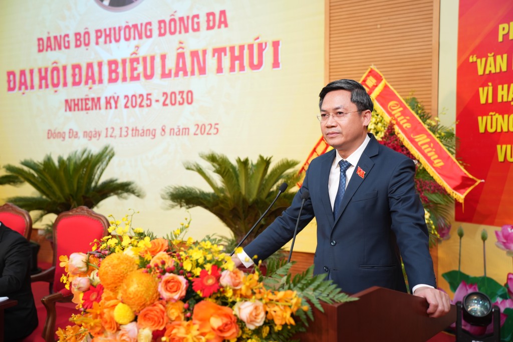  Trưởng ban Tổ chức Thành ủy Hà Nội Hà Minh Hải biểu dương những thành tích toàn diện mà Đảng bộ, chính quyền và Nhân dân phường đã đạt được trong nhiệm kỳ vừa qua