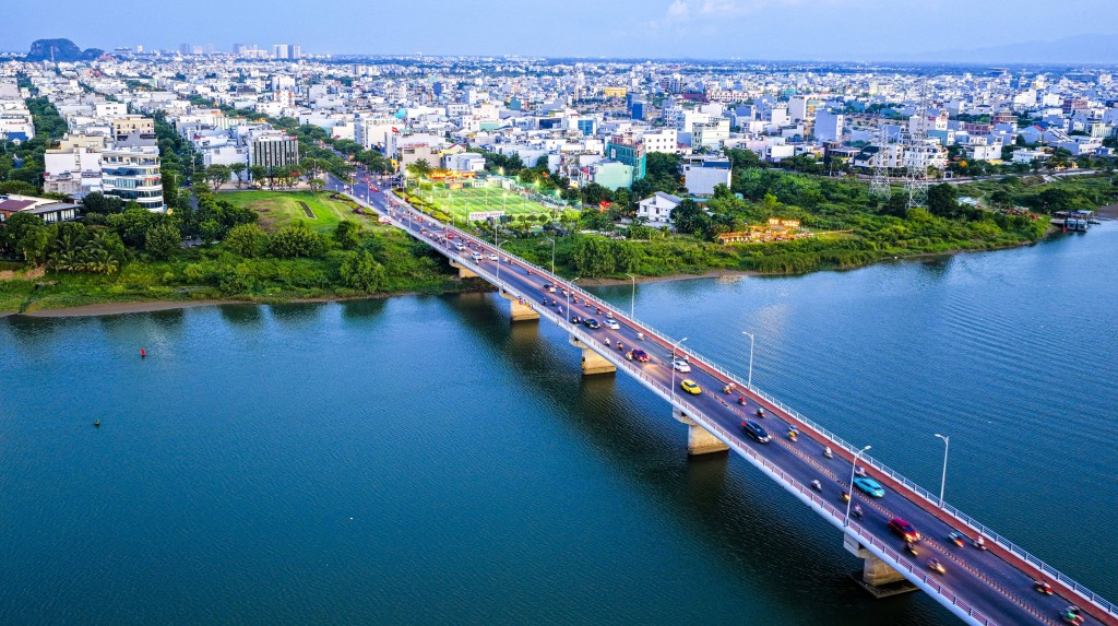 Nhà đầu tư Hà Nội, TP HCM đổ xô “săn” quỹ đất vàng ven sông tại Đà Nẵng