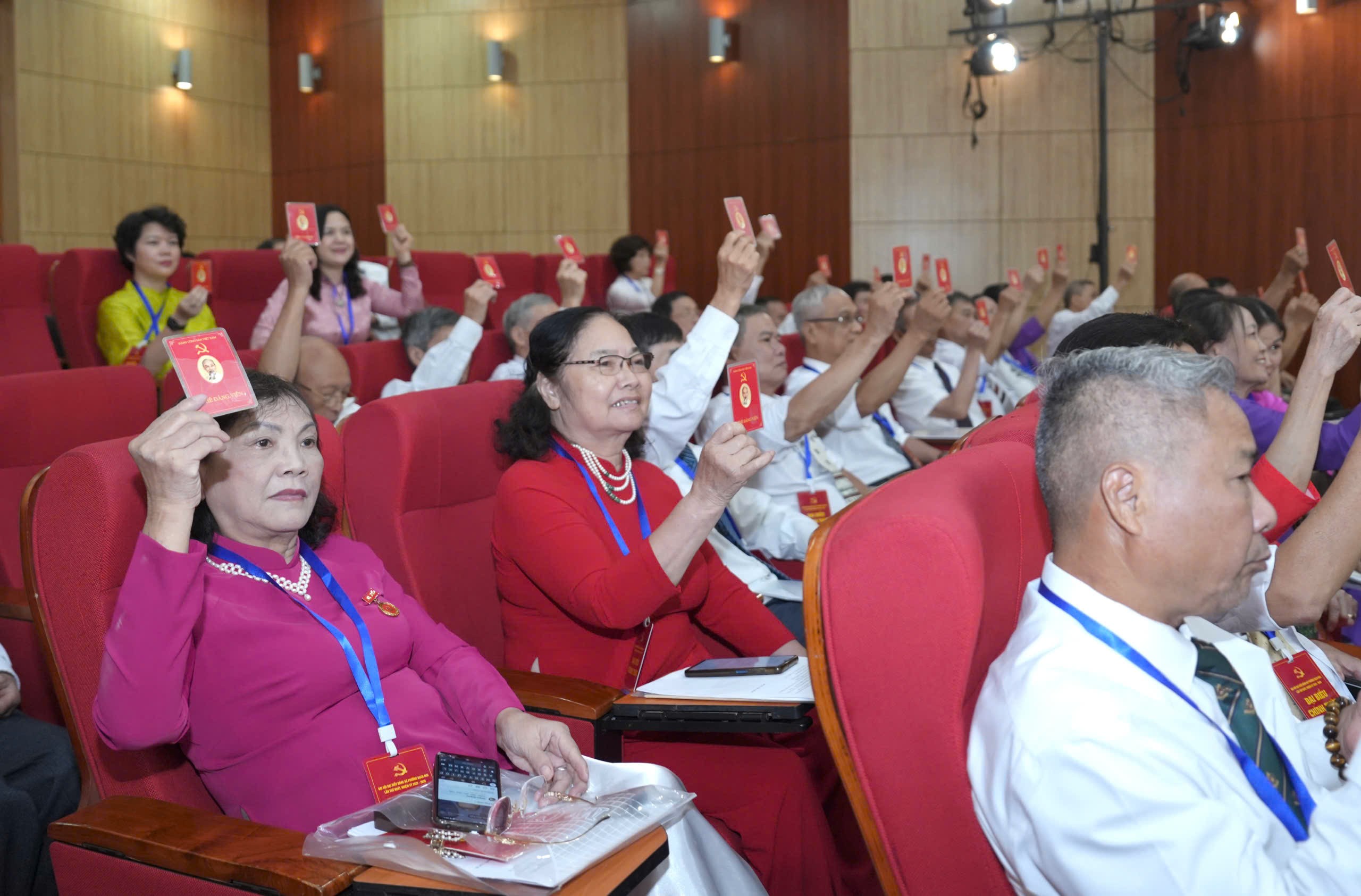 Đẩy mạnh chuyển đổi số gắn với xây dựng phường giàu đẹp, văn minh