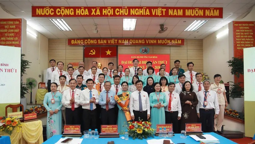 Ban chấp hành Đảng bộ phường Tam Bình ra mắt