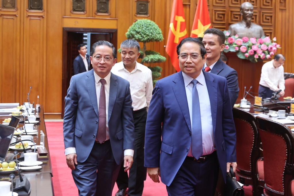 Thủ tướng Phạm Minh Chính làm việc với các bộ, ngành, cơ quan liên quan và đại diện Tập đoàn CT Group về việc tham gia phát triển các sản phẩm công nghệ chiến lược và một số đề xuất, kiến nghị của Tập đoàn - Ảnh: VGP/Nhật Bắc