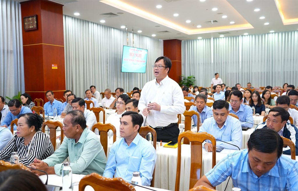 Đại diện doanh nghiệp trao đổi tại hội nghị.