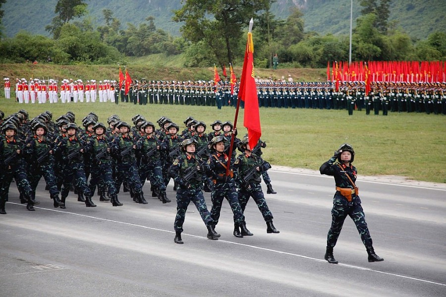 cán bộ, chiến sĩ tổng hợp luyện A80 lần ba
