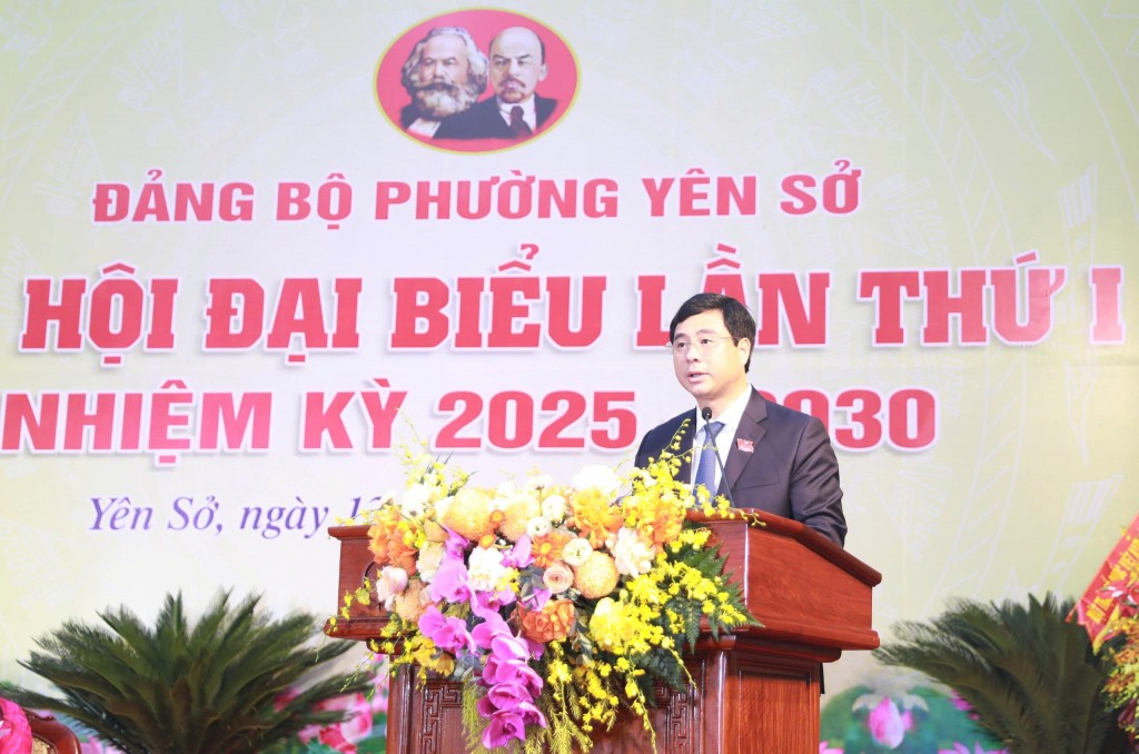 đồng chí Nguyễn Minh Tâm - Bí thư Đảng ủy, Chủ tịch HĐND phường phát biểu tại Đại hội