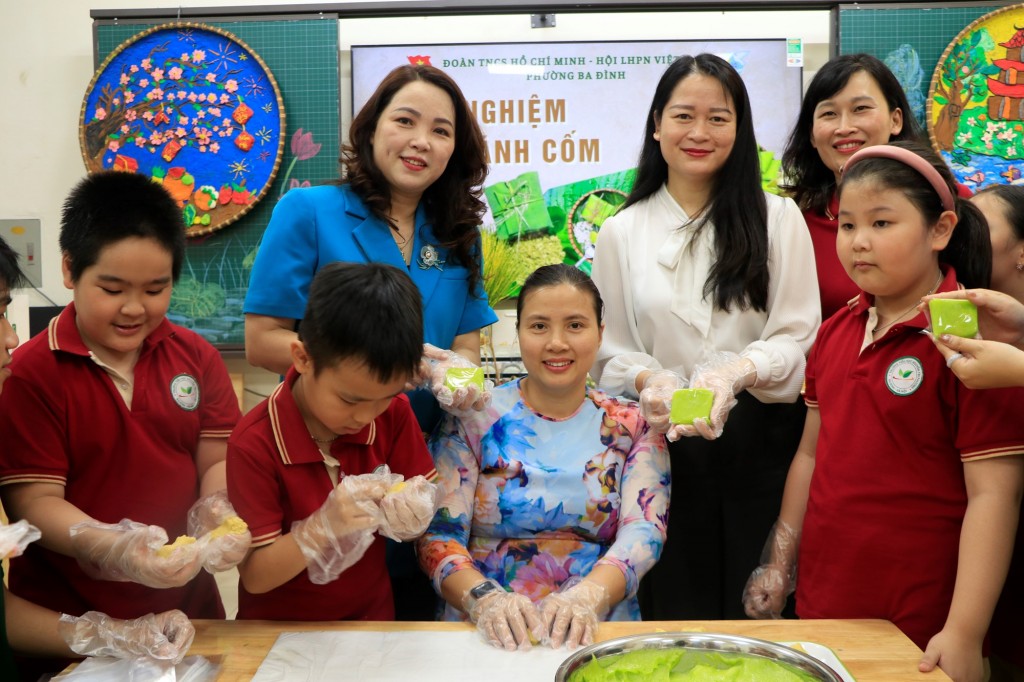 Ra mắt sổ tay du lịch điện tử chào mừng 80 năm Quốc khánh