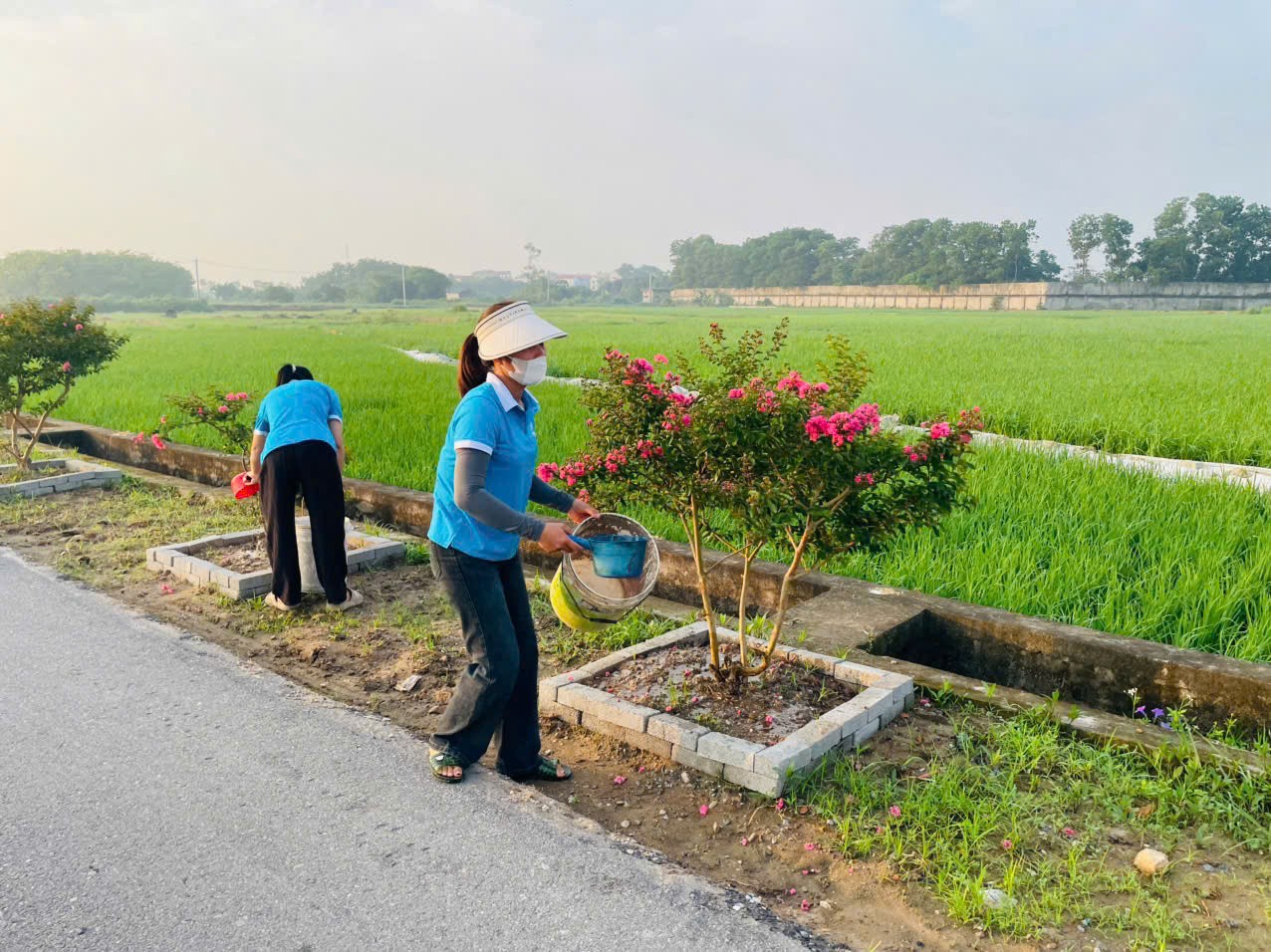 Phụ nữ xã Thư Lâm chung tay xây dựng môi trường xanh, sạch, đẹp