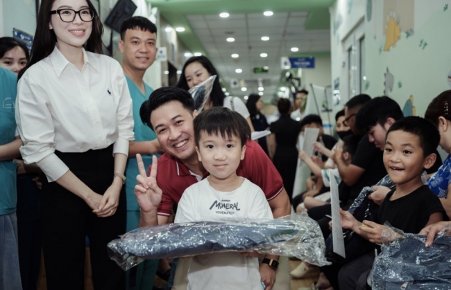 Gia đình ông Johnathan Hạnh Nguyễn quyên tặng 1,52 tỷ đồng cho tổ chức Smile Train